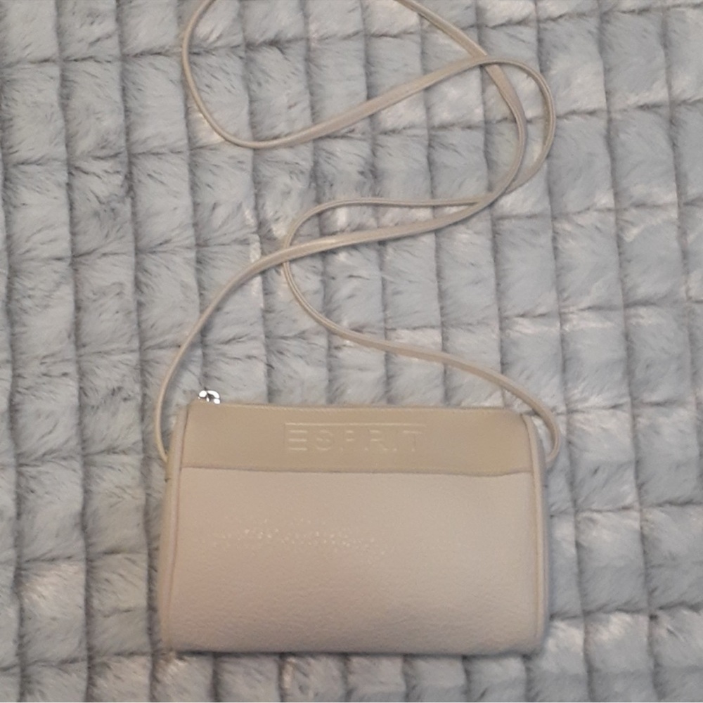 Esprit Cream Crossbody Bag with Pebbled Finish and Zipper Closure
